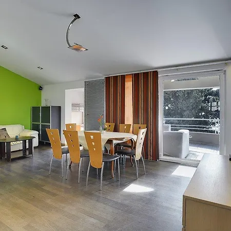Valdefora Apartment *