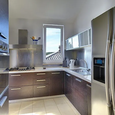 Valdefora Apartment *